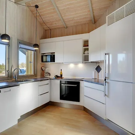 5 Bedroom Pet Friendly In Hvide Sande Holiday home
