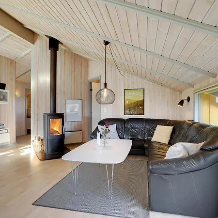 Holiday home 5 Bedroom Pet Friendly In Hvide Sande Bjerregard