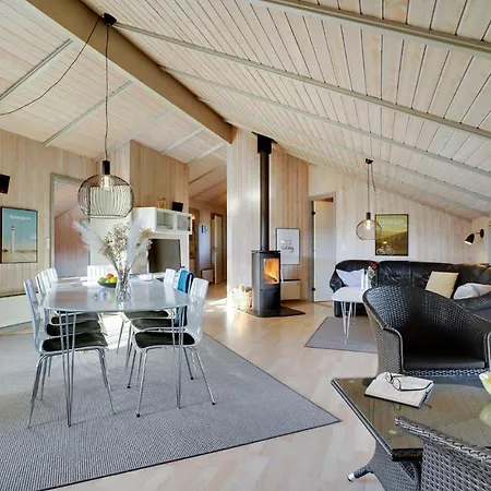 5 Bedroom Pet Friendly In Hvide Sande *